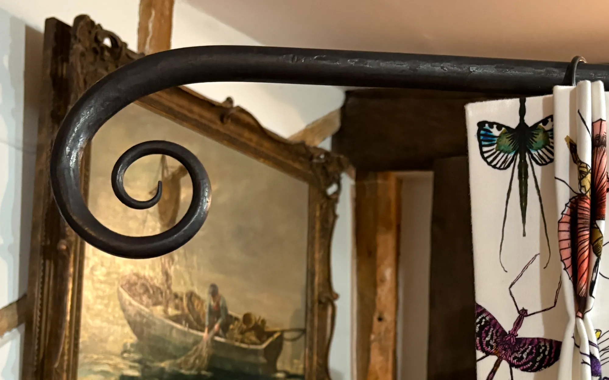 Curtain pole sample with ribbon scroll finial 2